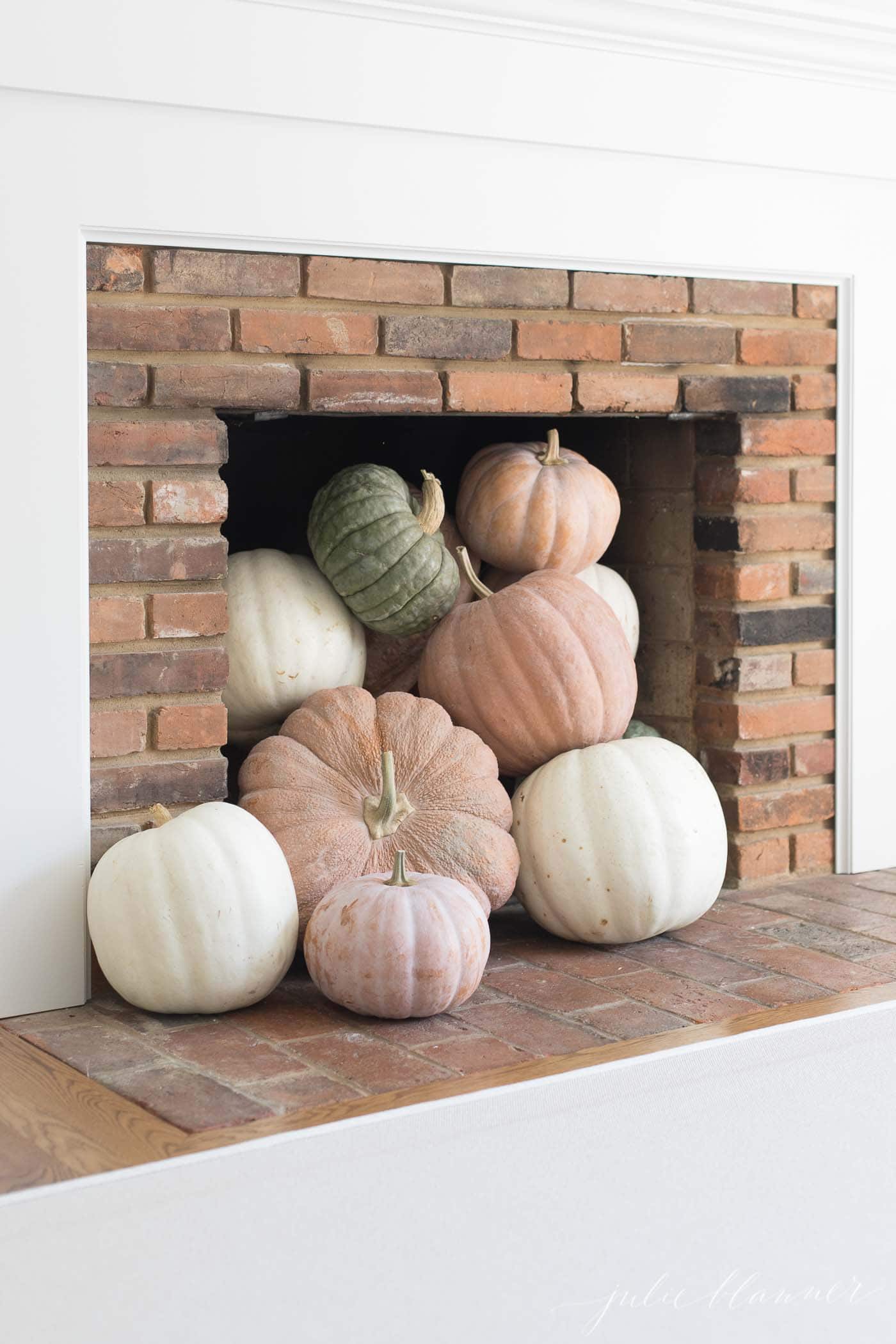 传家宝南瓜壁炉为秋季客厅装饰的想法